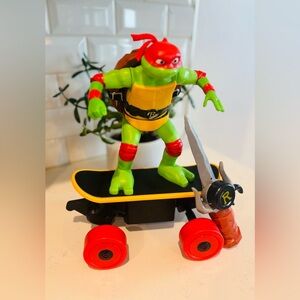 Teenage Mutant Ninja Turtles Raphael skateboard remote control